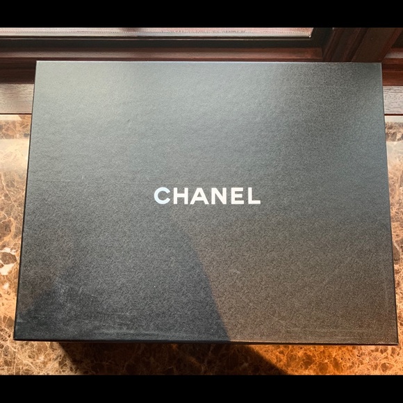 Chanel black high heeled low boots gold CC logo - Picture 6 of 6